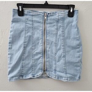 We the Free Women's Size 0 Layla Denim Mini Skirt‎ in Starwash Zipper